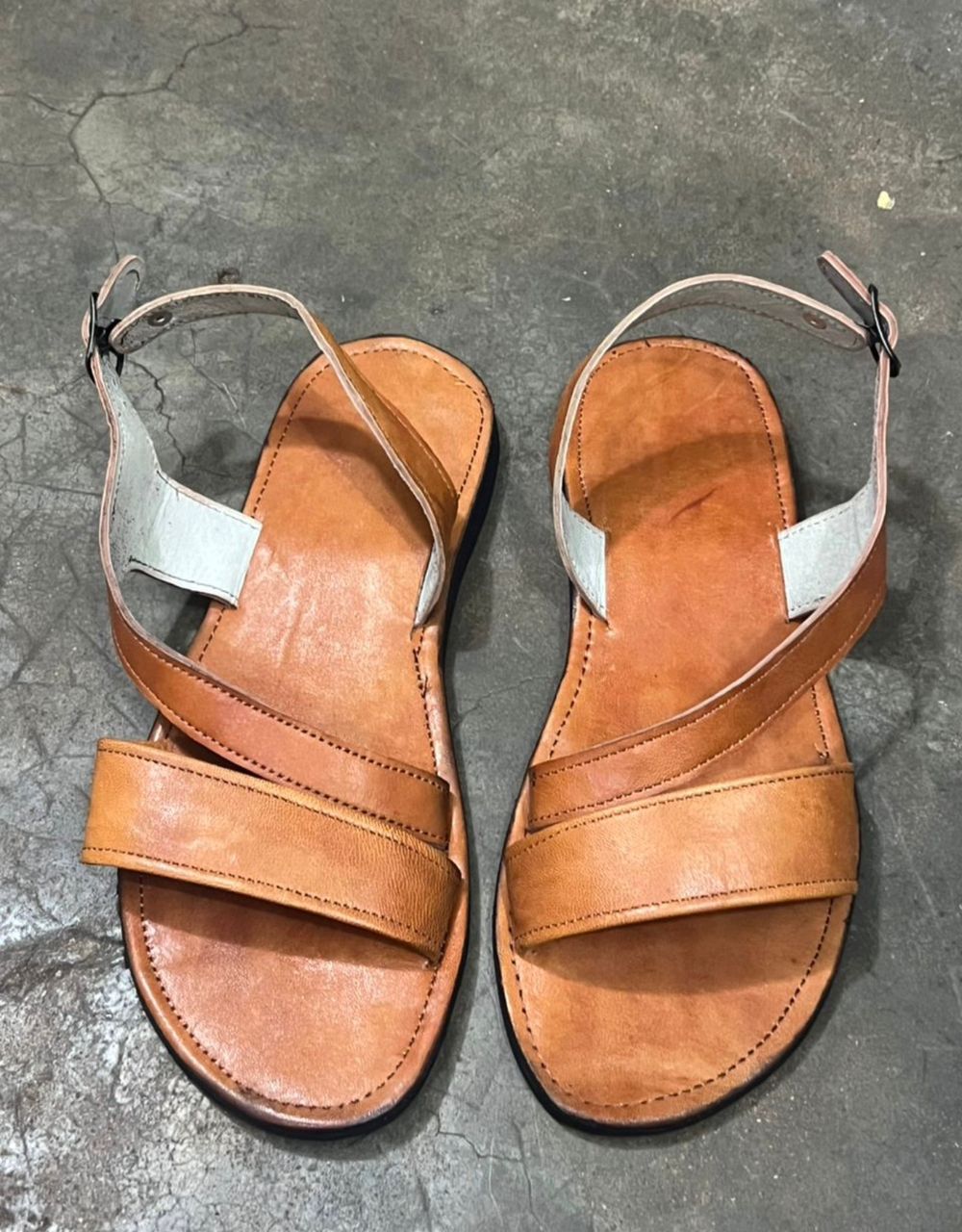 Sandales cuir tan — maroquinerie Dalifini So